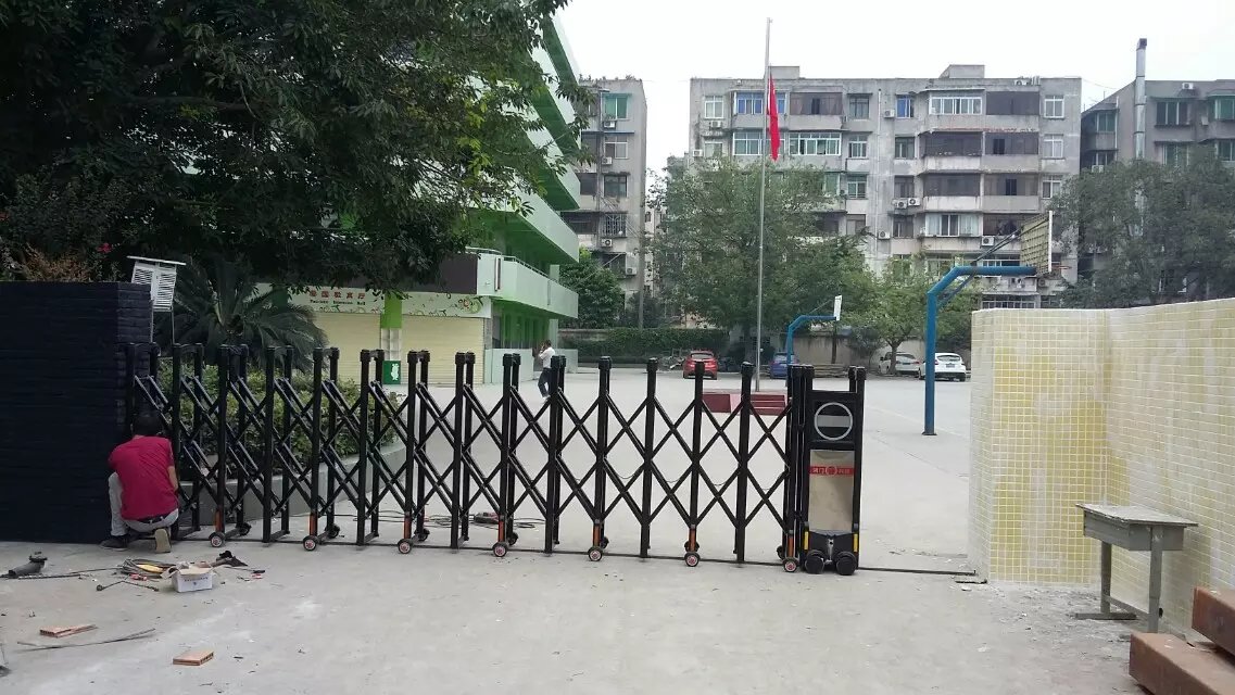济南济阳区济南济阳区深圳市伸缩门